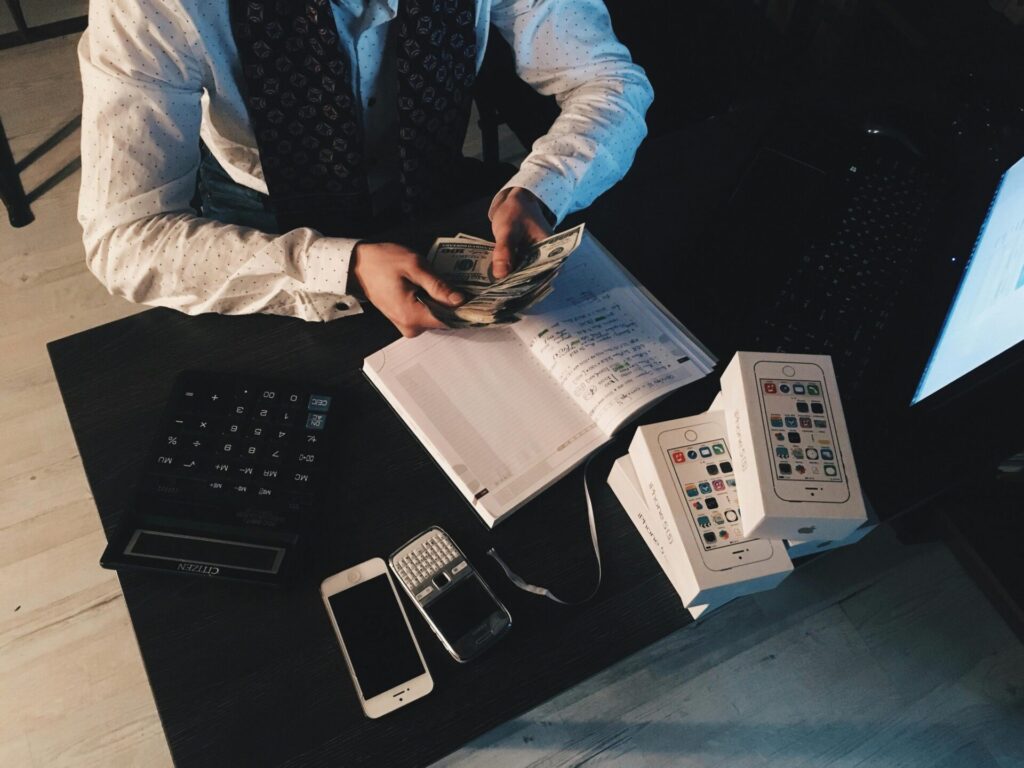 Aki Japan Tax Services | Your Income and Corporate Tax Specialists | New Rules for Determining the 10,000 yen Entertainment Expense: A Tax Accountant's Secrets for Using Meeting Expenses